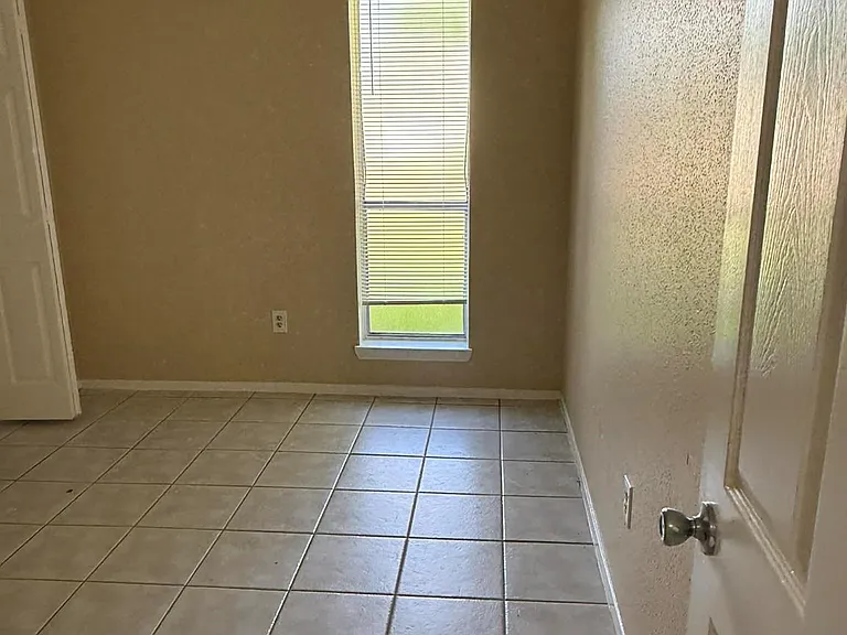 6122 S Greenpark Dr — Photo 7