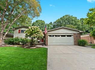 43168 Hanford Rd, Canton, MI 48187