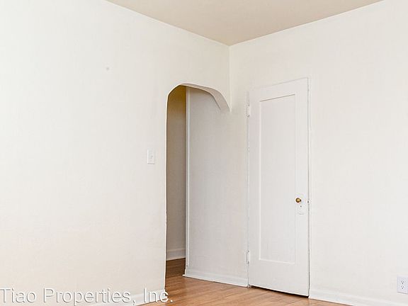 3rd image of 2716 Pomeroy Ave