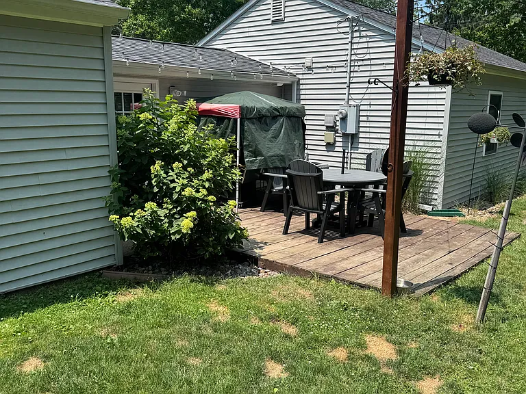 1557 Hazel Ave — Photo 25