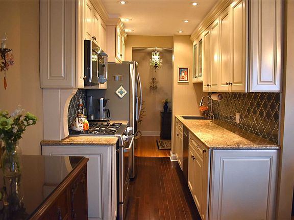 3rd image of 3 Birchwood Ct APT 3