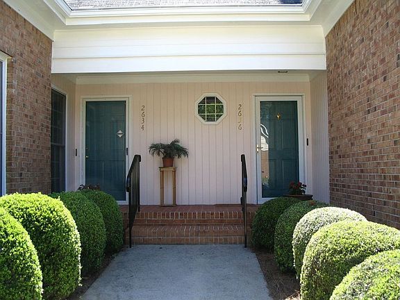 Inviting Front Porch!