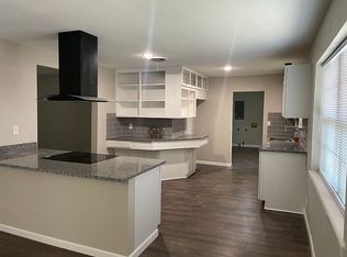 713 Plaza Dr, Fort Worth, TX 76140