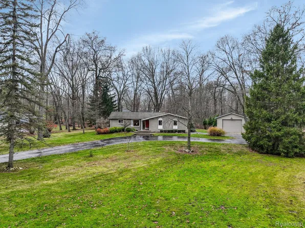 8445 Reese Rd, Clarkston, MI 48348