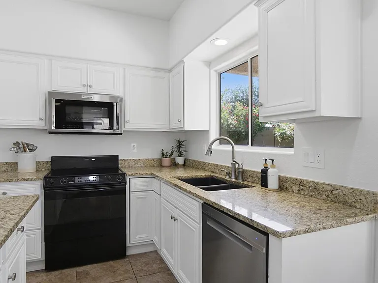 12955 E Mercer Ln — Photo 11