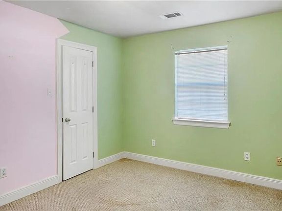 2nd image of 122 Woodcrest Dr