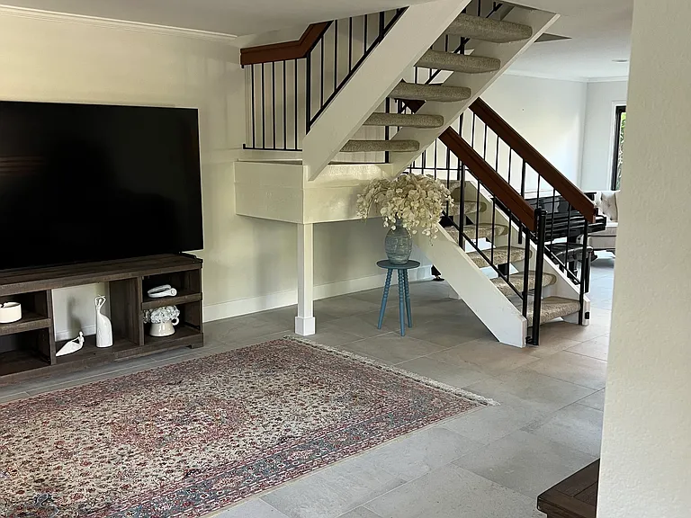 951 Boxwood Ct — Photo 2