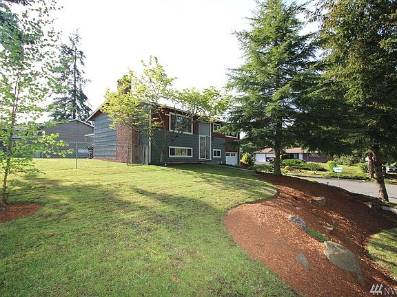 3rd image of 22004 36th Ave W