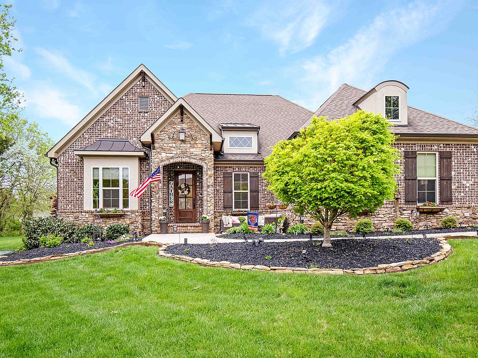 1st image of 220 Osprey Cir