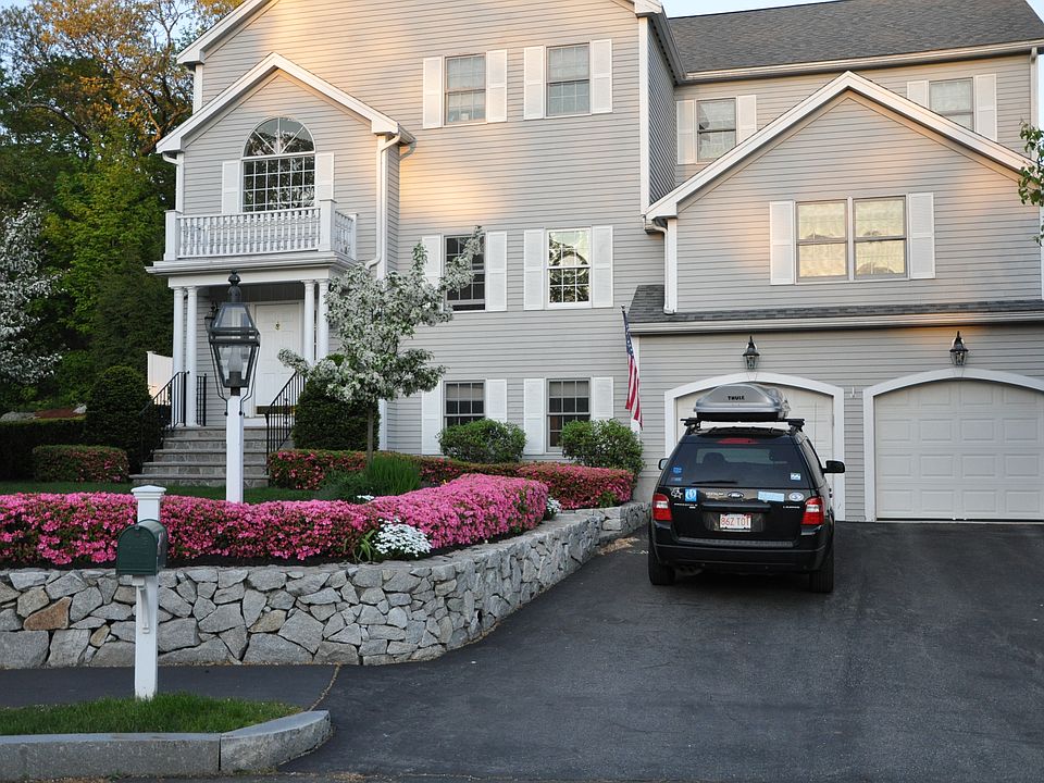 2nd image of 7 Churchill Cir