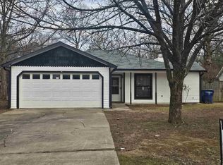 41 Oak Forest Dr, Maumelle, AR 72113