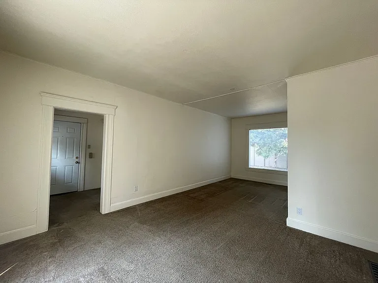 237 E 15th Ave — Photo 11