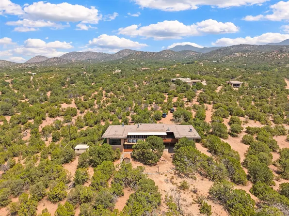 31 Pinon Jay Trl, Santa Fe, NM 87505