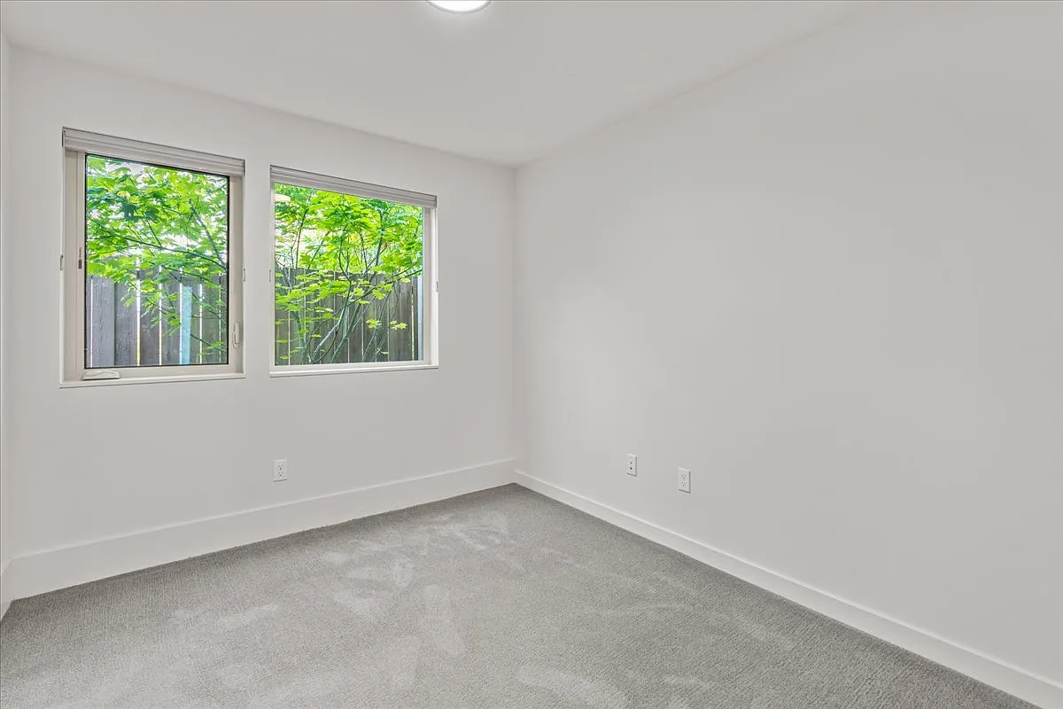 2 bed, 1290 sqft, $3,300 — Photo 4