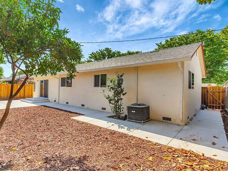 1581 Willowdale Dr — Photo 34