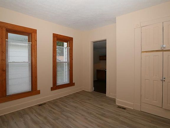 3rd image of 222 Johnson St
