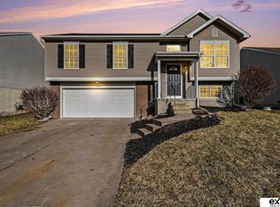 8920 Read St, Omaha, NE 68122