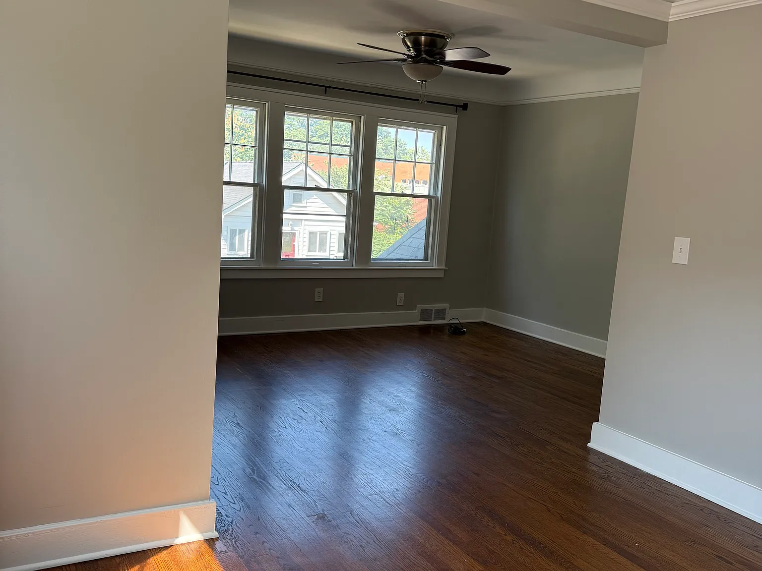 334 E Drayton St — Photo 3