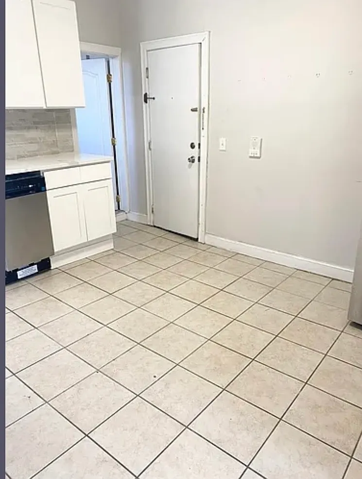2 bed, $2,095 — Photo 2