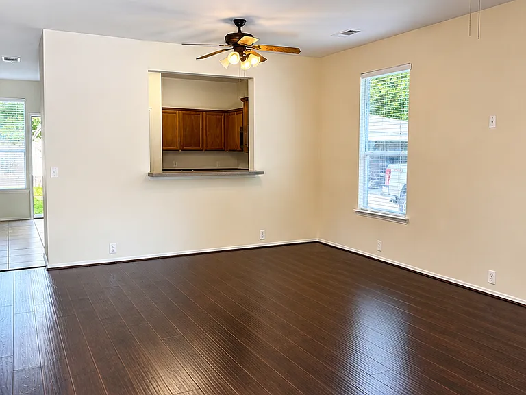 10633 Traymore Dr — Photo 3