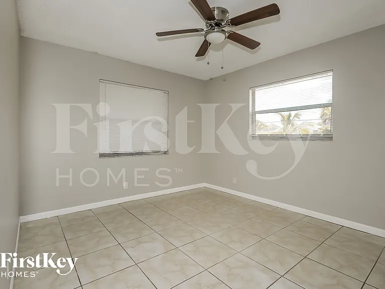 220 Broward Ave — Photo 8