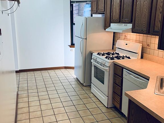 4th image of 1413 W Oakdale Ave APT 1