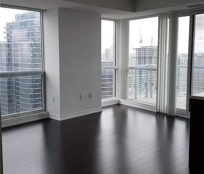386 Yonge St #3402 — Photo 2