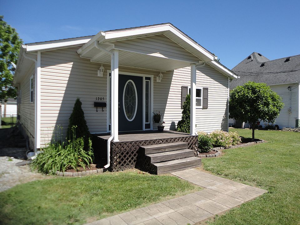 1st image of 1205 Barham Ave