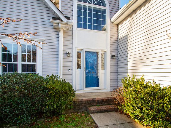 2nd image of 6810 Somerknoll Dr