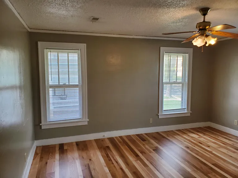 1621 Fairchildapt 2 Loft — Photo 13