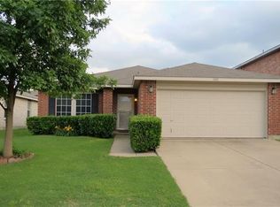 1001 Mosaic Dr, Fort Worth, TX 76179