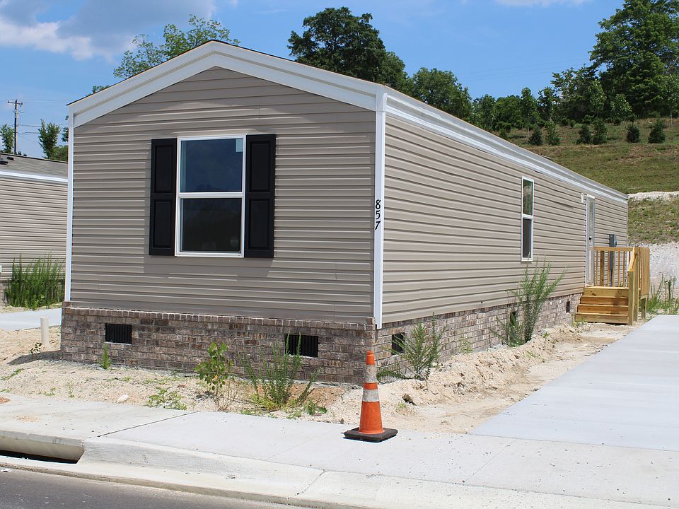 2nd image of 857 Lookout Dr
