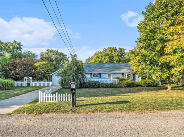 281 Ronald St NE, Cedar Springs, MI 49319