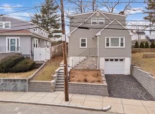 15 Vogel St, West Roxbury, MA 02132