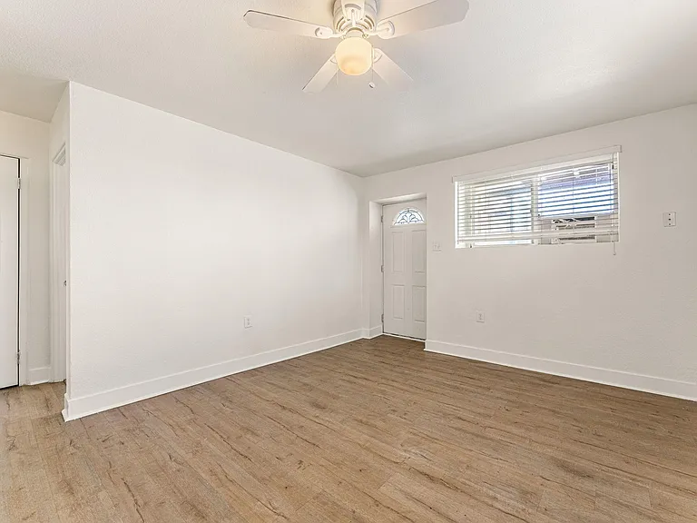 1218 Zephyr St — Photo 3