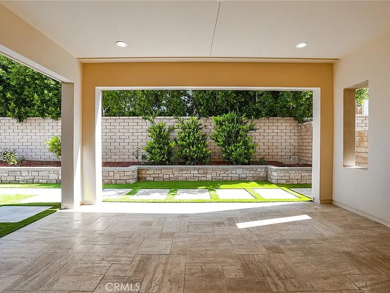 10 Verna — Photo 22