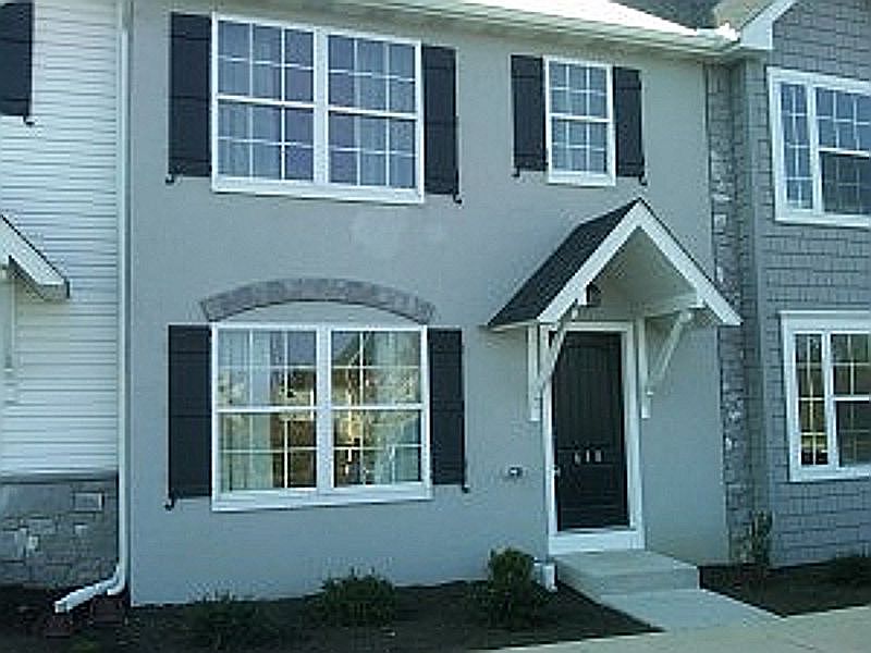 2nd image of 610 Lantern Ct