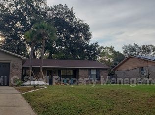 5856 Princeton Dr, Pensacola, FL 32526