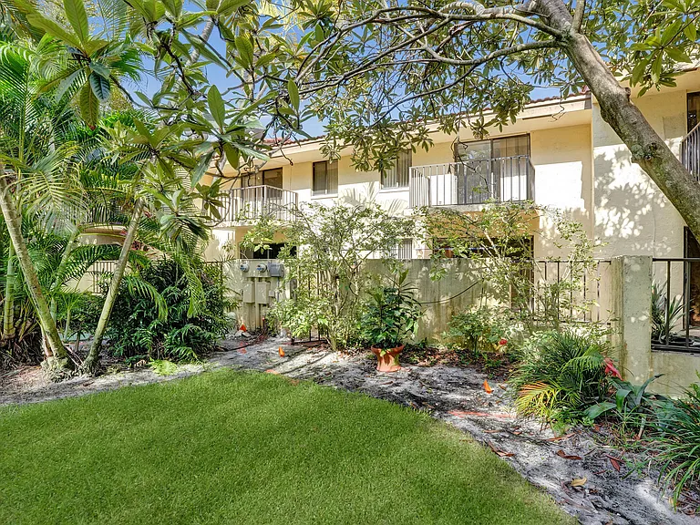 1330 NW 13th St #3 — Photo 48
