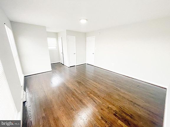 5th image of 610 Suffolk Ave