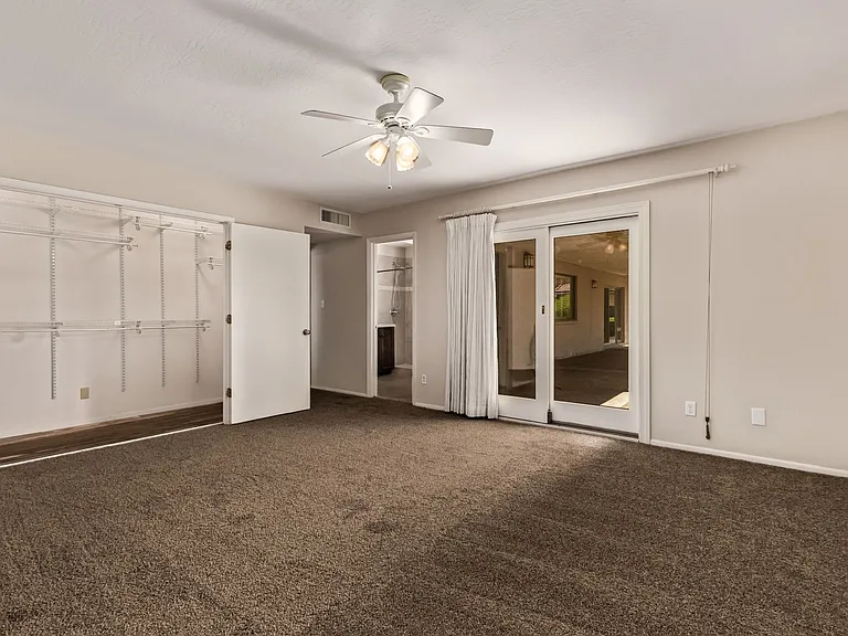 2637 E Sierra St — Photo 20