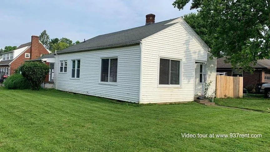 413 S Alex Rd photo 1