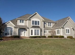 W302N2997 Windrush Cir, Town Of Delafield, WI 53072