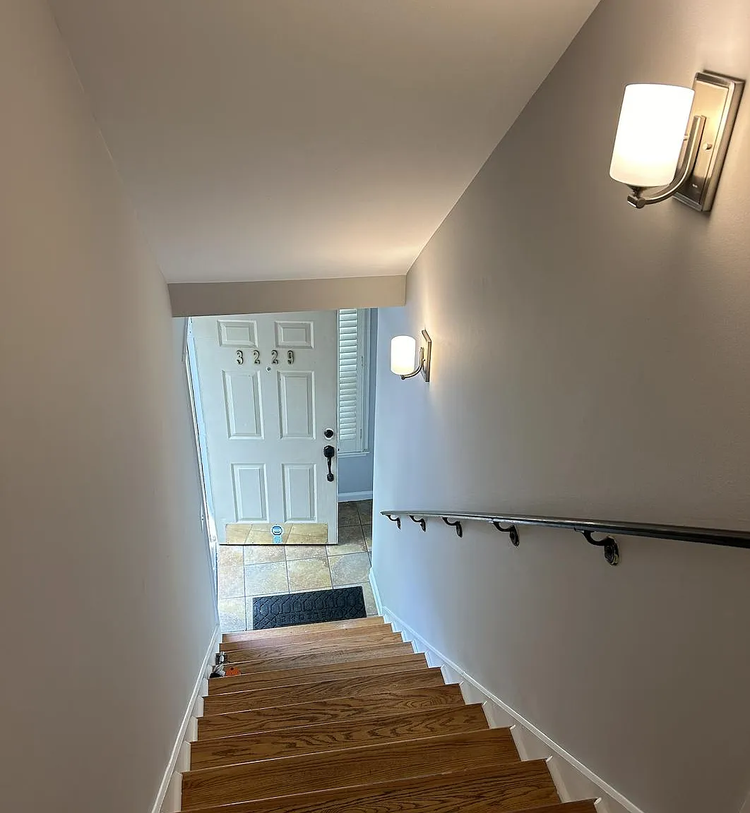 2 bed, 1382 sqft, $2,100 — Photo 3