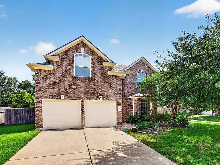 16026 Rustlers Trail Ln — Photo 1