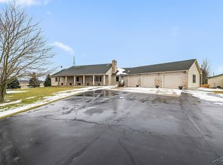 5949 N Mackinaw Rd, Pinconning, MI 48650