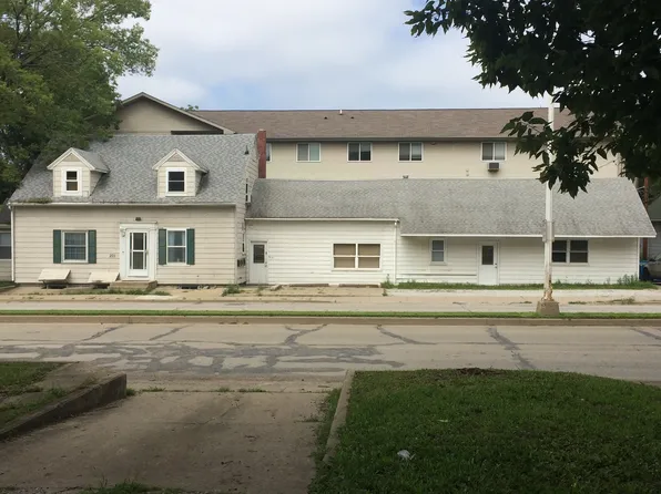 201 N Lincoln Ave, Urbana, IL 61801