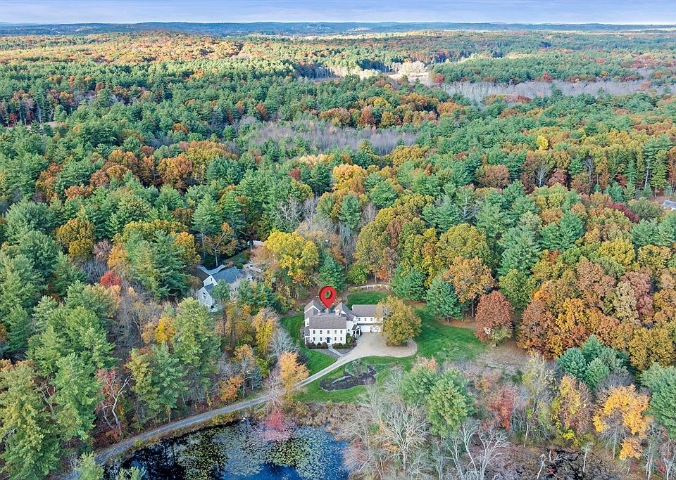 1st image of 499 Main St