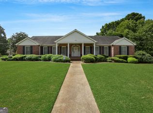 2564 Regency Dr W, Tucker, GA 30084