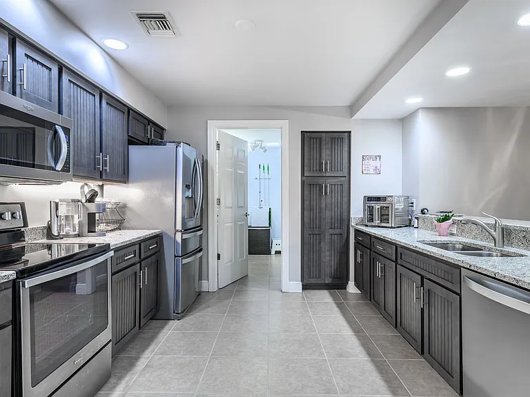 3313 Sunset Key Cir #107 — Photo 4